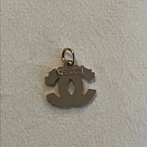 CHANEL Gold and crystal charm - Picture 3 of 3